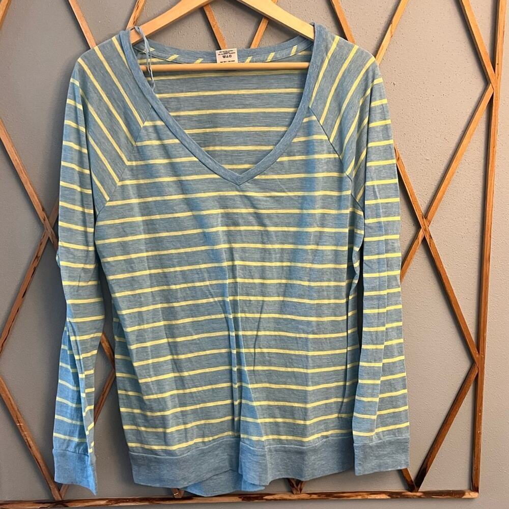PINK Victoria’s Secret Long Sleeve T-Shirt